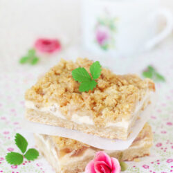 Õuna-toorjuustu purukook