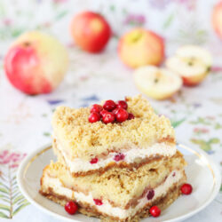 Karamelline õuna-pohla kohupiima purukook